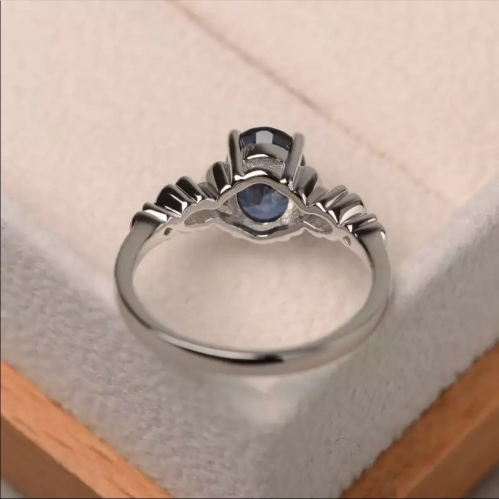 New Women’s 925 Silver Sapphire Ring - Picture 6 of 6